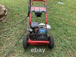 2600 PSI 2.4 GPM Cold Water Gas Pressure Washer with HONDA GC160 Works Great