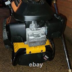 DEWALT 3300 PSI 2.4 GPM Cold Water Gas Pressure Washer with HONDA GCV200