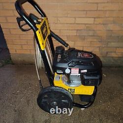 DEWALT 3300 PSI 2.4 GPM Cold Water Gas Pressure Washer with HONDA GCV200