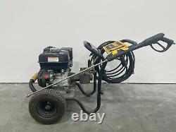 DEWALT 4000 PSI 3.5 GPM Gas Cold Water Pressure Washer with HONDA GX270 Engine