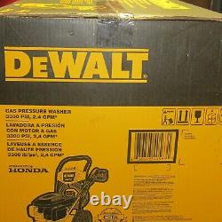 DEWALT DXPW3324I Honda Cold Water Professional Gas Pressure Washer 3300 PSI NEW