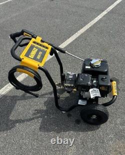 DEWALT DXPW61299 3600 PSI 2.5 GPM HONDA Gas Cold Water Pressure Washer