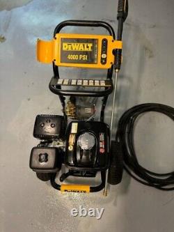 DEWALT Pressure Washer 4000 PSI 3.5 GPM 270cc 4-Stroke HONDA Engine Gas-Powered