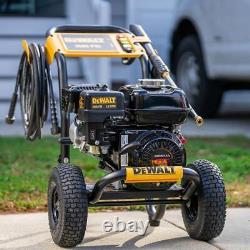 Laveuse à pression à essence DEWALT professionnel 3600 PSI 2.5 GPM avec moteur GX200 à froid